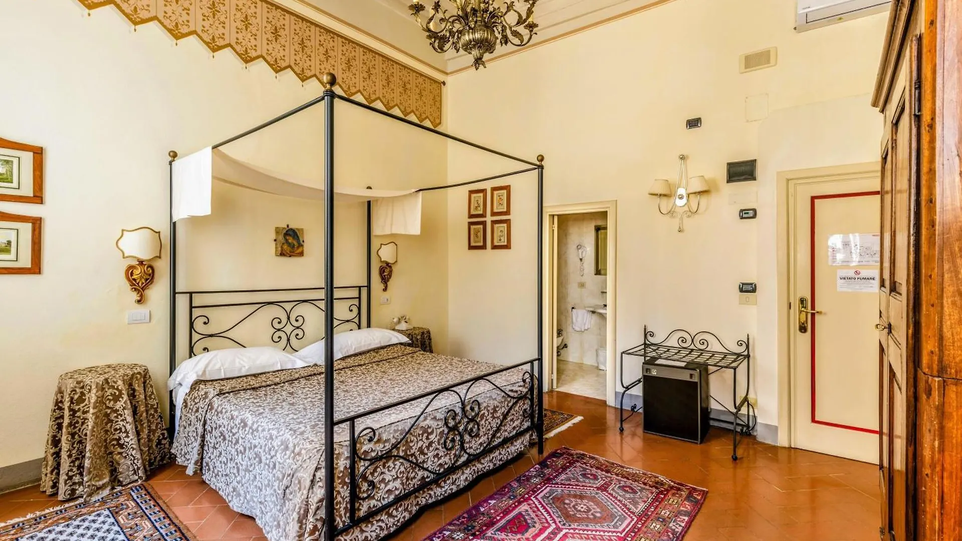 Hotel San Michele Cortona 4*,