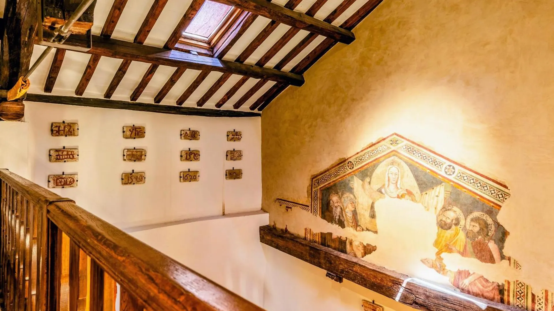 Hotel San Michele Cortona 4*,